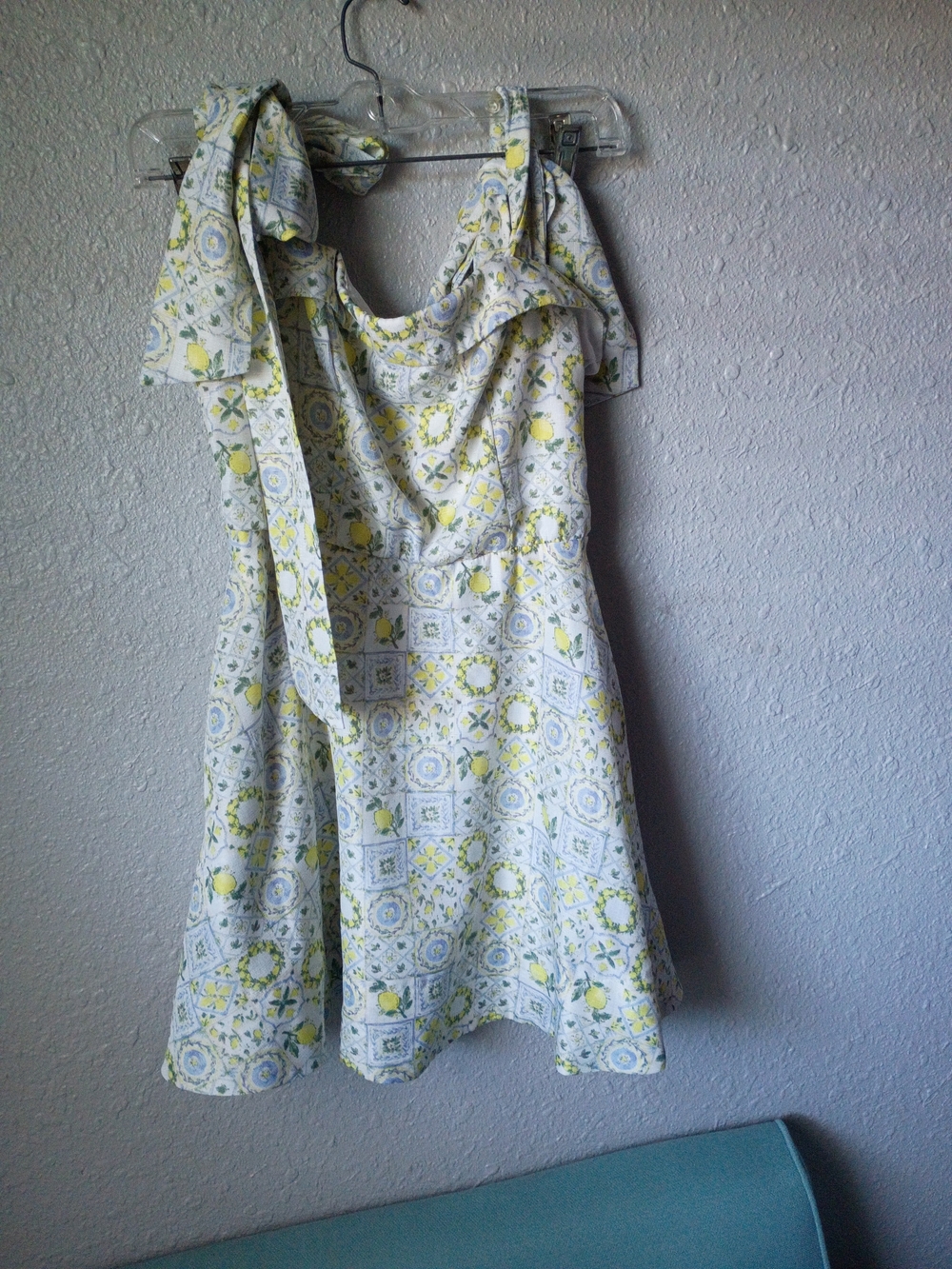 Francesca's Collections Yellow and Cream Tie-Shoulder Mini Dress